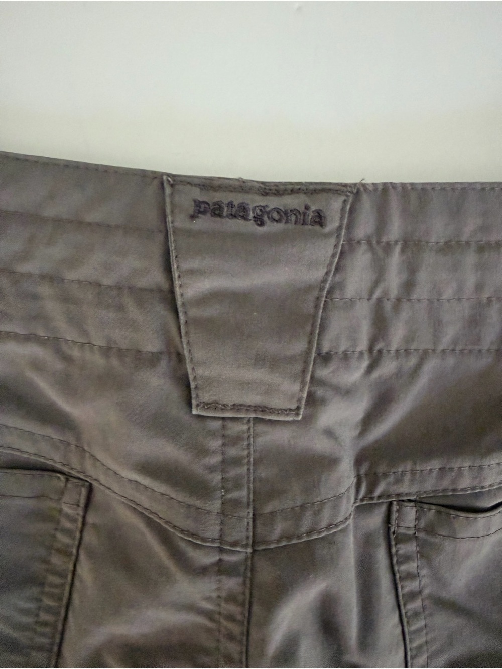 PATAGONIA Taupe/Prune Gray Hiking Shorts Outdoor Lightweight Women’s 8 - Picture 5 of 11